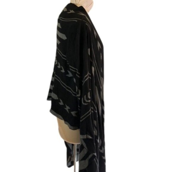 Midnight Velvet Black & Gray Open Front Shawl Sweater Geometric Print Medium - Picture 3 of 6